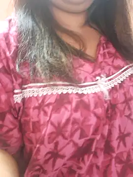 Snapshot of Ravina_patil1 chatting on 02/19/25, 07:38 Ravina patil1 online show from 02/19/25, 07:38