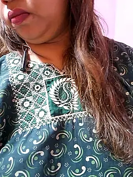 Snapshot of Ravina_patil1 chatting on 09/19/25, 10:49 Ravina patil1 online show from 09/19/25, 10:49