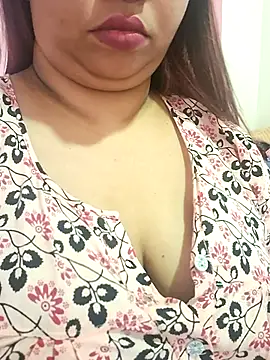 Snapshot of Ravina_patil1 chatting on 04/01/26, 08:04 Ravina patil1 online show from 04/01/26, 08:04