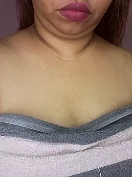 Snapshot of Ravina_patil1 chatting on 04/01/26, 02:47 Ravina patil1 online show from 04/01/26, 02:47