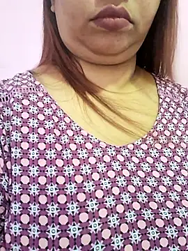 Snapshot of Ravina_patil1 chatting on 04/08/26, 07:30 Ravina patil1 online show from 04/08/26, 07:30
