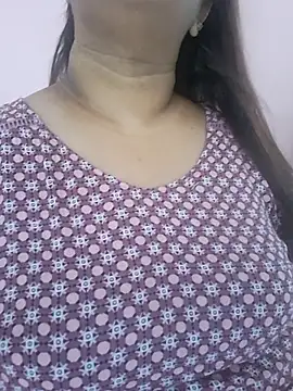 Snapshot of Ravina_patil1 chatting on 04/11/26, 07:13 Ravina patil1 online show from 04/11/26, 07:13