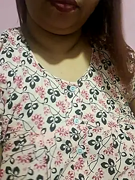 Snapshot of Ravina_patil1 chatting on 04/12/26, 06:46 Ravina patil1 online show from 04/12/26, 06:46