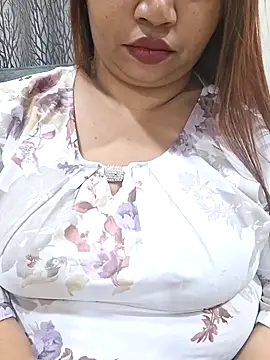 Snapshot of Ravina_patil1 chatting on 04/13/26, 08:14 Ravina patil1 online show from 04/13/26, 08:14