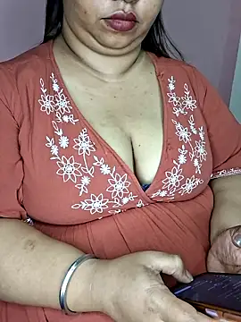 Snapshot of Ravina_patil1 chatting on 04/19/26, 06:10 Ravina patil1 online show from 04/19/26, 06:10