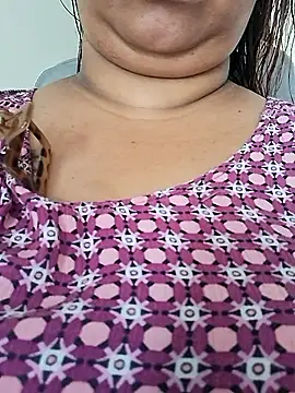 Snapshot of Ravina_patil1 chatting on 05/07/26, 05:35 Ravina patil1 online show from 05/07/26, 05:35
