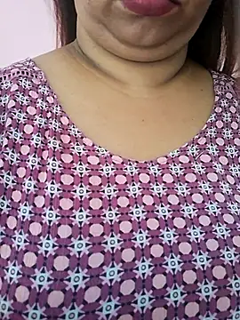Snapshot of Ravina_patil1 chatting on 05/10/26, 05:34 Ravina patil1 online show from 05/10/26, 05:34