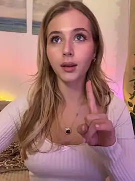 LunaRase online show from 12/22/24, 01:11