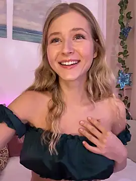 LunaRase online show from 02/15/25, 02:22