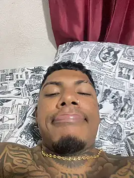 Snapshot of lil_durck777 chatting on 02/15/25, 06:12 lil durck777 online show from 02/15/25, 06:12