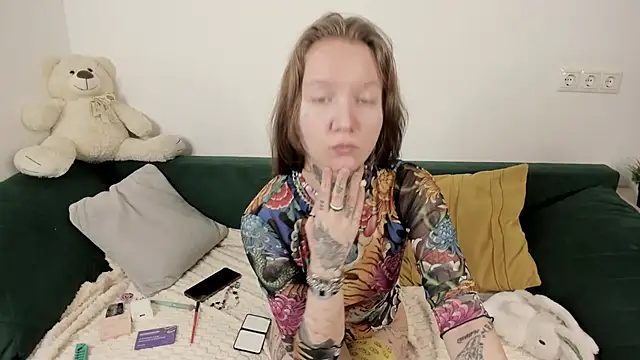 Mary Xextra online show from 12/02/25, 01:22