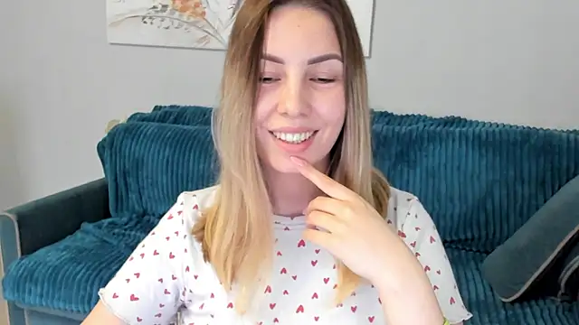 Snapshot of Mia_shy1 chatting on 02/18/25, 11:44 Mia shy1 online show from 02/18/25, 11:44