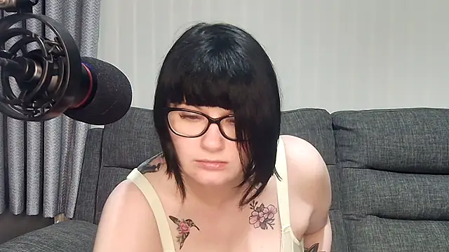 Snapshot of SquirtingIrishShannon chatting on 02/03/25, 07:31 SquirtingIrishShannon online show from 02/03/25, 07:31