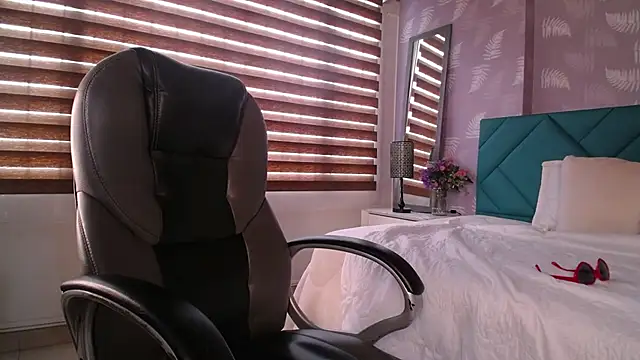 Moony 14 online show from 03/08/25, 08:14