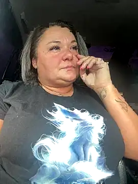 Snapshot of MikyVesela chatting on 09/27/25, 12:10 MikyVesela online show from 09/27/25, 12:10