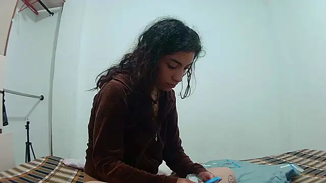Snapshot of stephybrowm7 chatting on 03/15/25, 04:54 stephybrowm7 online show from 03/15/25, 04:54