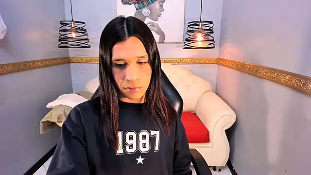 Snapshot of SaraSofia44 chatting on 12/05/25, 03:52 SaraSofia44 online show from 12/05/25, 03:52