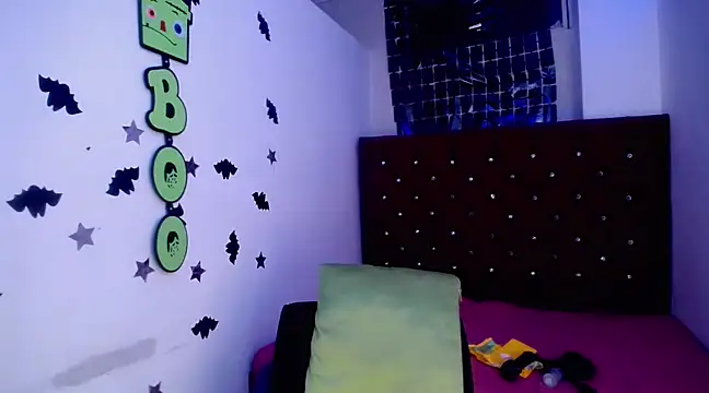 Snapshot of angelinebigcock chatting on 02/26/25, 09:21 angelinebigcock online show from 02/26/25, 09:21