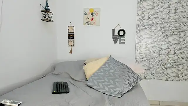 Canhela1 online show from 11/15/25, 01:51