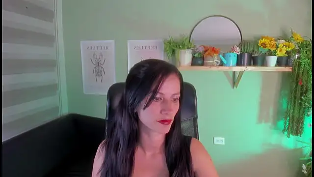 Snapshot of Aliiz_01 chatting on 01/24/25, 02:49 Aliiz 01 online show from 01/24/25, 02:49