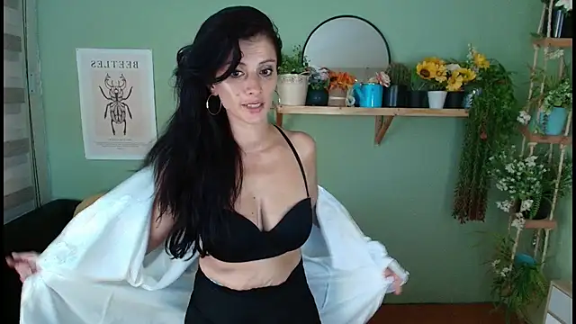 Snapshot of Aliiz_01 chatting on 02/21/25, 05:31 Aliiz 01 online show from 02/21/25, 05:31