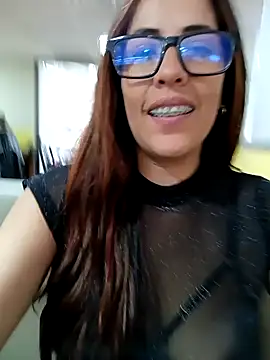 Snapshot of Lena-32 chatting on 12/27/24, 06:31 Lena-32 online show from 12/27/24, 06:31