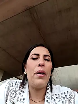 Snapshot of Lena-32 chatting on 12/16/25, 08:25 Lena-32 online show from 12/16/25, 08:25