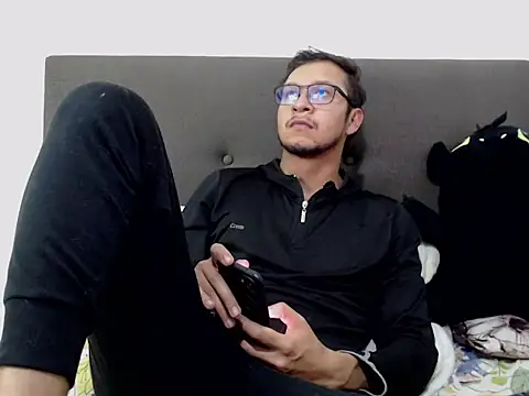 Snapshot of andy_loverxx chatting on 02/04/26, 06:08 andy loverxx online show from 02/04/26, 06:08