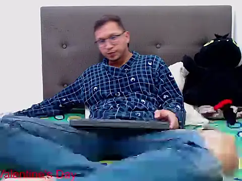 Snapshot of andy_loverxx chatting on 02/18/26, 12:50 andy loverxx online show from 02/18/26, 12:50