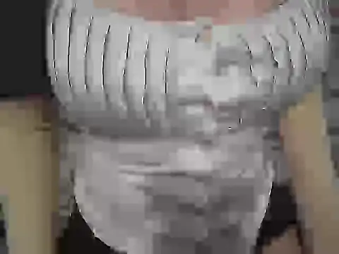 Snapshot of YourGoldenGirl chatting on 01/12/25, 05:11 YourGoldenGirl online show from 01/12/25, 05:11