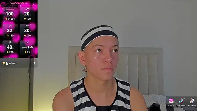 JulianRose 1 online show from 10/31/25, 12:06