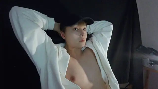 Snapshot of Tkcqcc chatting on 03/17/25, 04:01 Tkcqcc online show from 03/17/25, 04:01