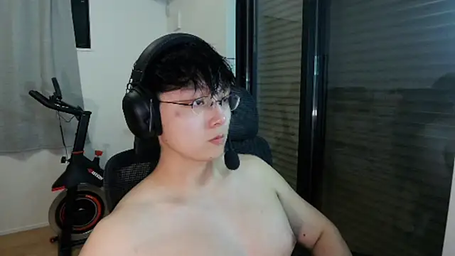 Snapshot of Tkcqcc chatting on 10/19/25, 01:12 Tkcqcc online show from 10/19/25, 01:12