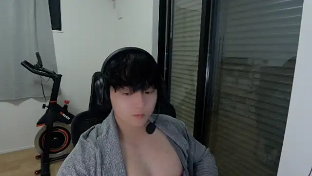 Snapshot of Tkcqcc chatting on 10/23/25, 02:05 Tkcqcc online show from 10/23/25, 02:05