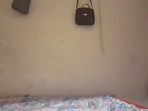 pritty-leila online show from 09/18/25, 07:32