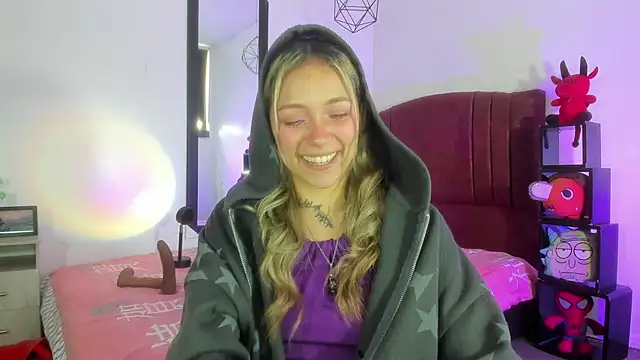 alisson zafiro  online show from 12/18/24, 12:18