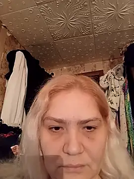 Snapshot of Minna_Jeannie chatting on 11/17/25, 02:06 Minna Jeannie online show from 11/17/25, 02:06