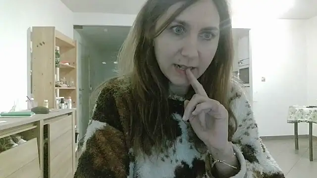 JasmineGlamour online show from 04/25/26, 03:42