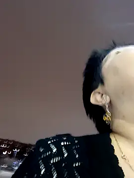 Snapshot of FantasyMichelle chatting on 12/15/24, 05:20 FantasyMichelle online show from 12/15/24, 05:20