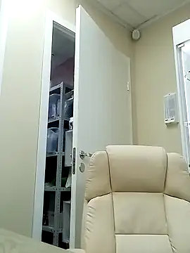 Snapshot of FantasyMichelle chatting on 12/18/24, 03:11 FantasyMichelle online show from 12/18/24, 03:11