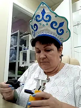 Snapshot of FantasyMichelle chatting on 12/30/24, 02:19 FantasyMichelle online show from 12/30/24, 02:19