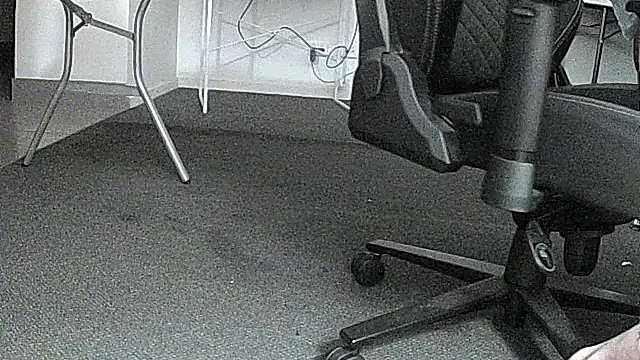 Snapshot of Nice8inchaussie chatting on 11/30/25, 06:12 Nice8inchaussie online show from 11/30/25, 06:12