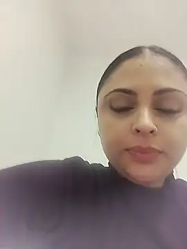 Snapshot of MelannyBell chatting on 12/13/25, 08:14 MelannyBell online show from 12/13/25, 08:14