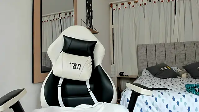 Valerioe online show from 10/22/25, 01:55