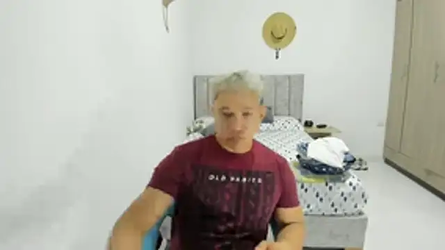 Snapshot of Valerioe chatting on 05/18/26, 06:03 Valerioe online show from 05/18/26, 06:03