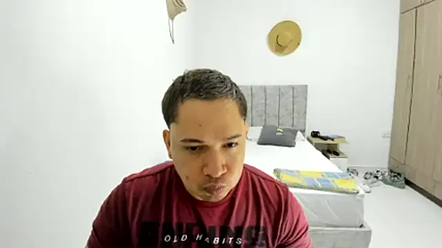 Snapshot of Valerioe chatting on 06/19/26, 03:38 Valerioe online show from 06/19/26, 03:38