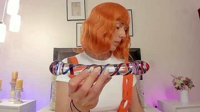 helen mooree online show from 11/08/25, 01:11