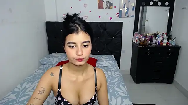 Snapshot of floweer_ chatting on 10/22/25, 01:55 floweer online show from 10/22/25, 01:55