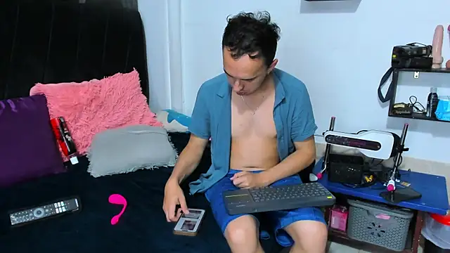 big-dicktop23 online show from 05/17/26, 06:26