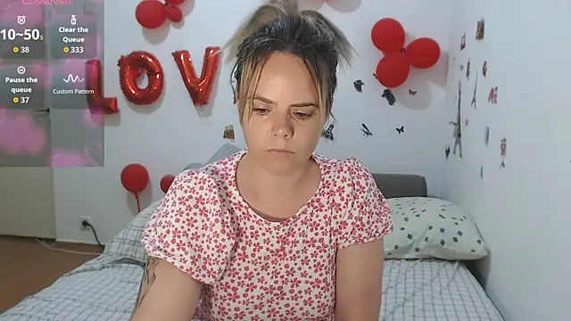 hotmilf4uxxx online show from 06/11/26, 10:35